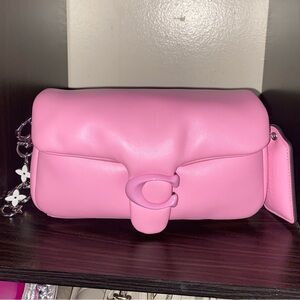 Coach pillow tabby- pink